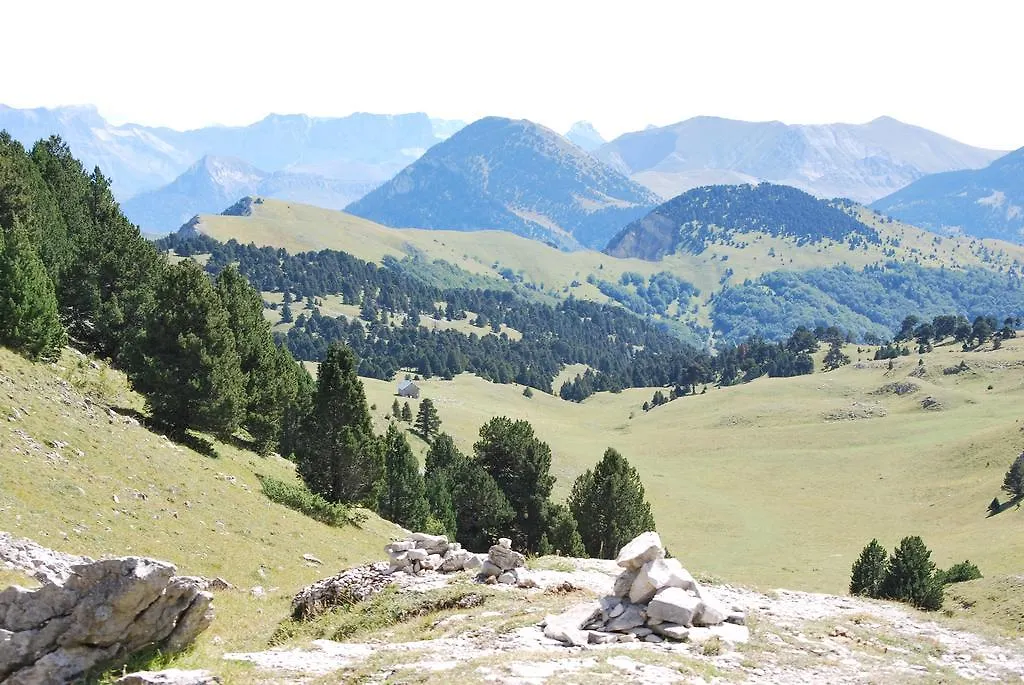 Le Sareymond Bed & Breakfast Menee