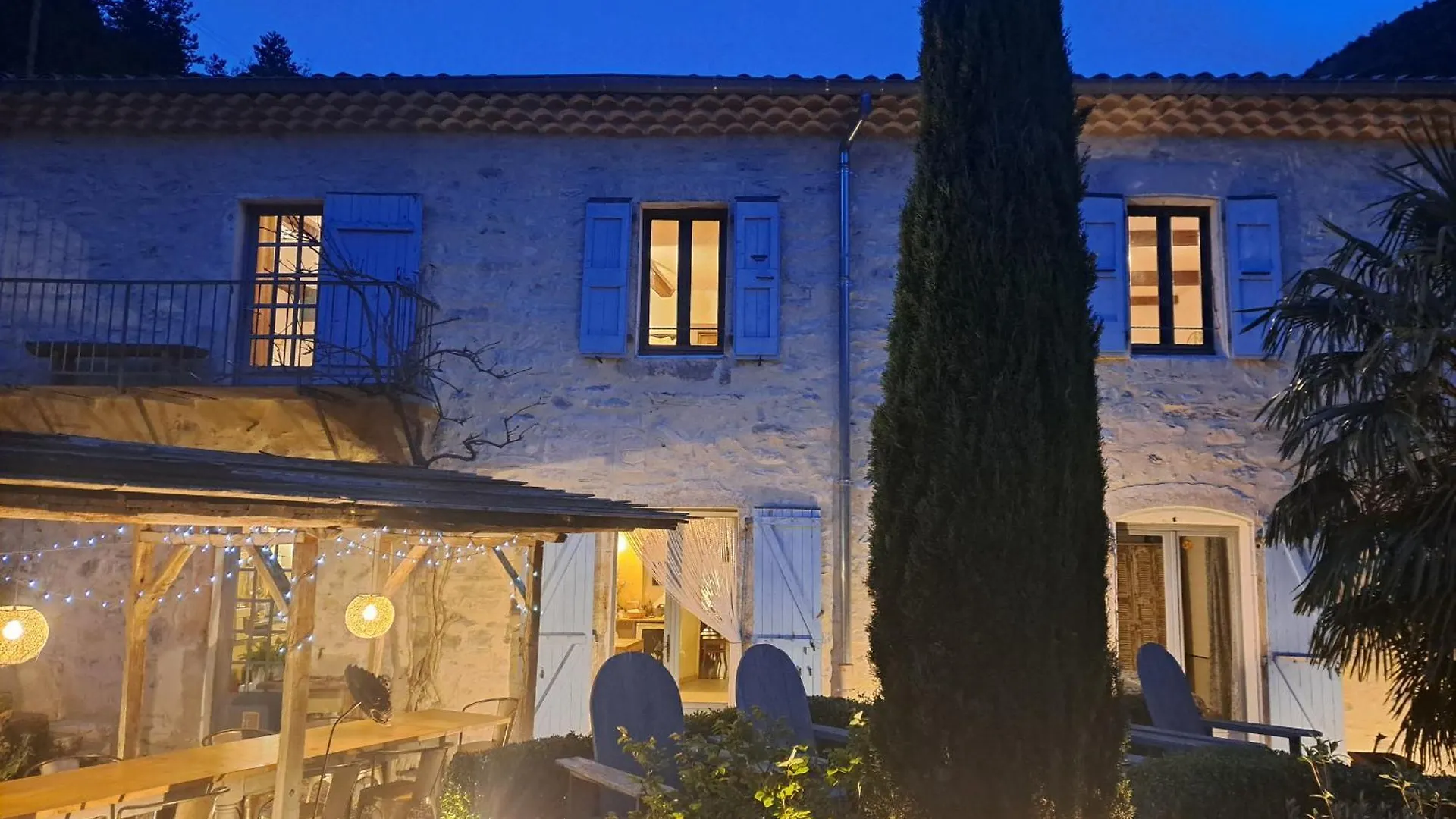 Bed and Breakfast Le Sareymond à Menée Couette-café